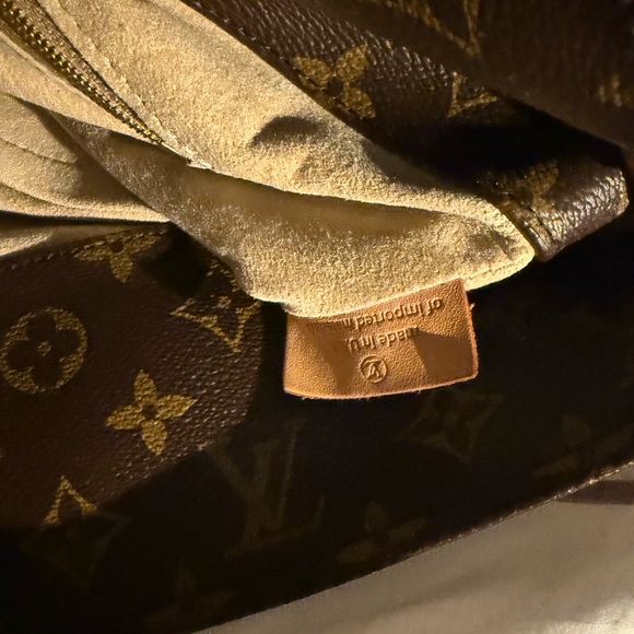 Louis Vuitton Monogram Brown Handbag - Picture 4 of 8